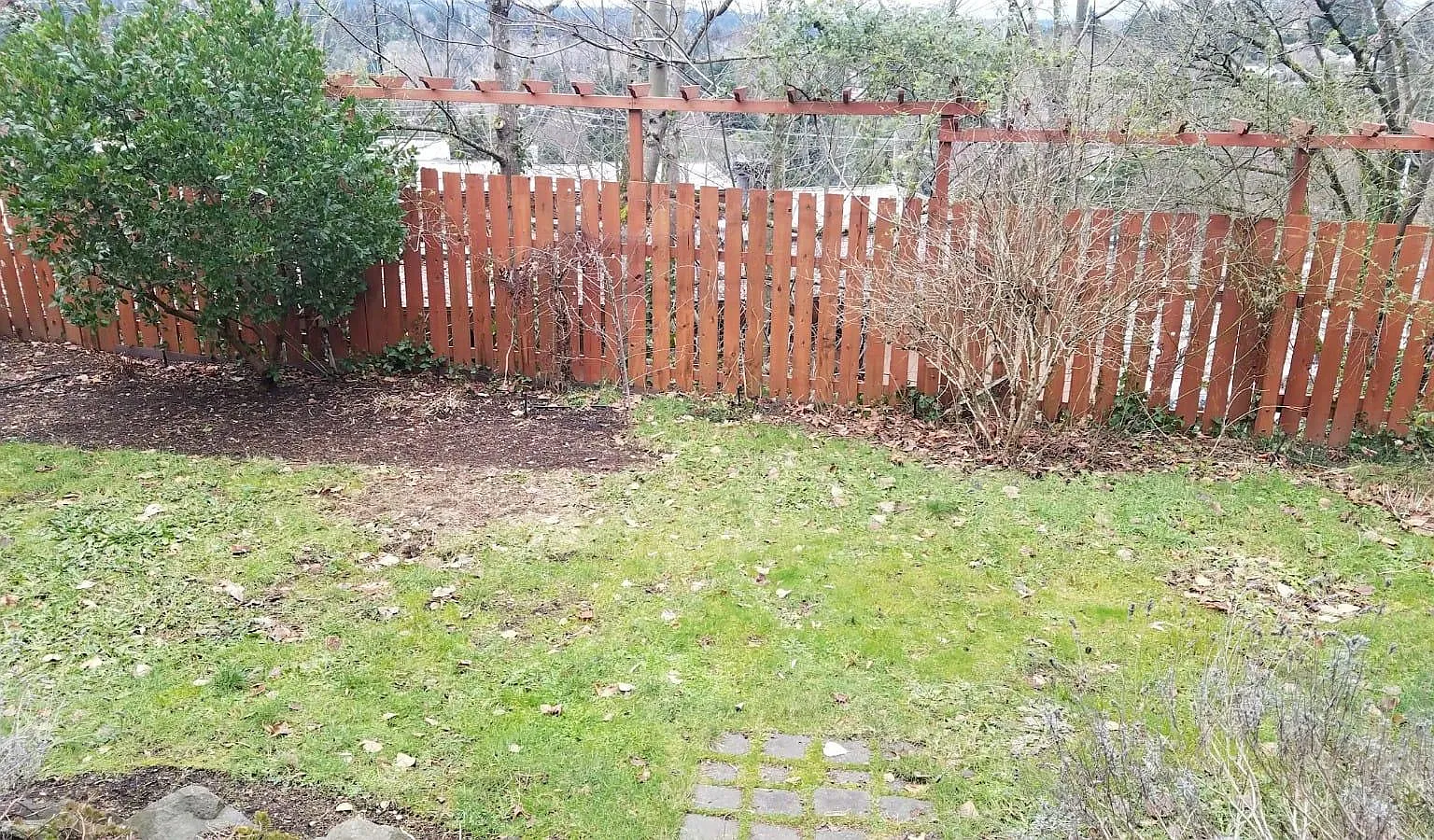10502 Victory Ln NE — Photo 3