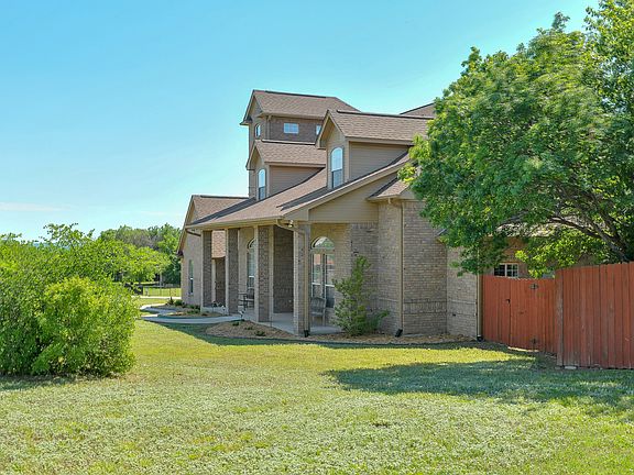 2nd image of 232 S Fork Dr