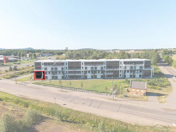 2401 N Lakeshore Blvd Unit 25, Marquette, MI 49855