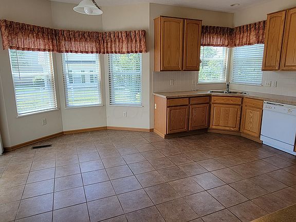 4th image of 7199 Winterbek Ave