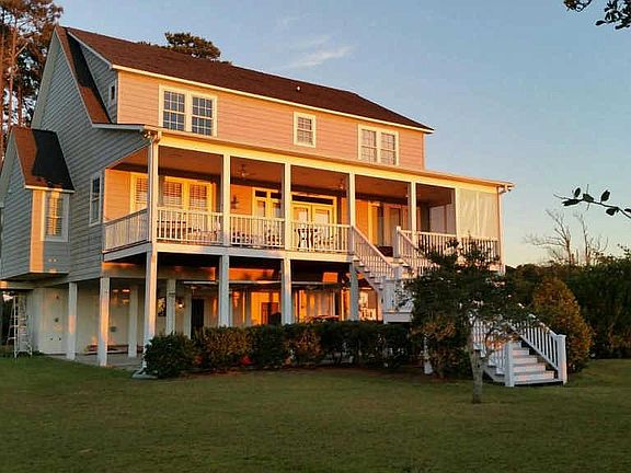 Back of house facing water