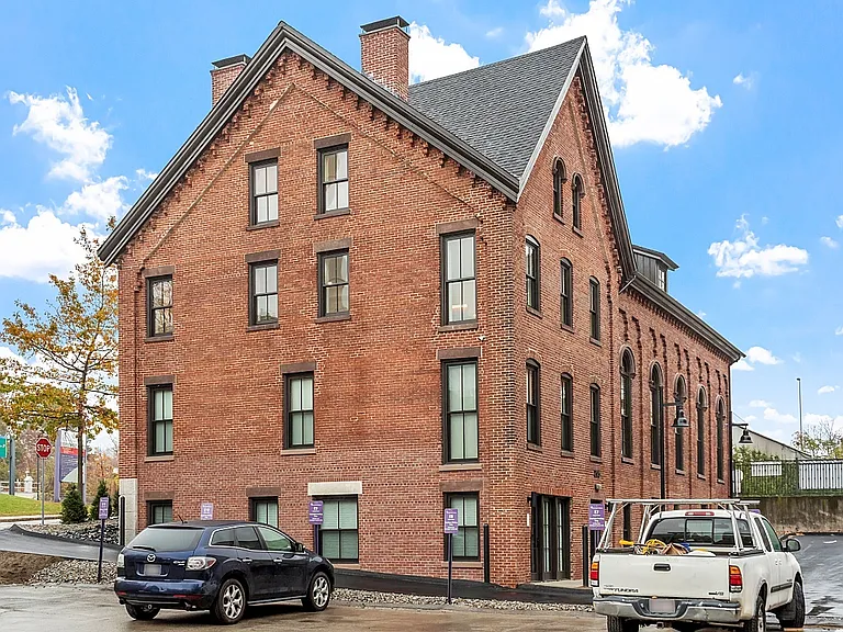 205 Summer St — Photo 18