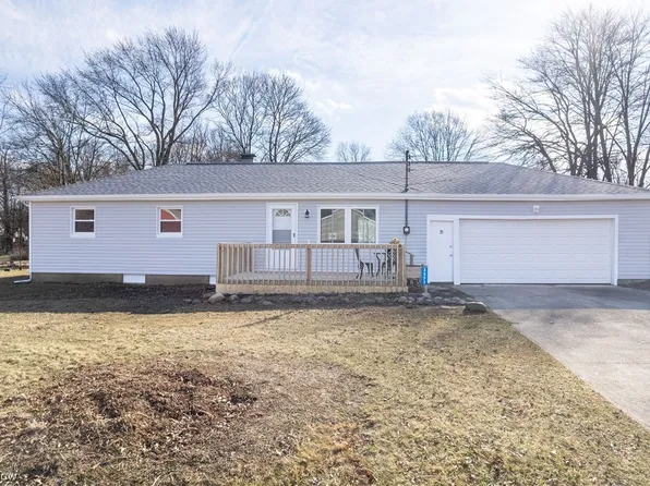 3577 Easton Rd, Barberton, OH 44203