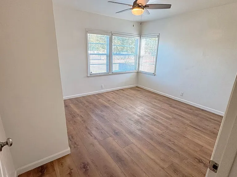 1869 Alameda St — Photo 7
