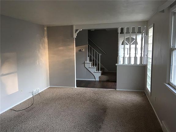 4th image of 308 Crescent Garden Dr