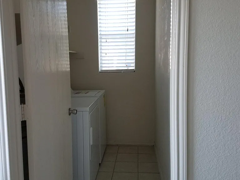 2600 Tilden Dr — Photo 4
