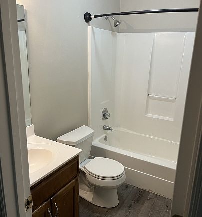 3rd image of 4004 Foxridge Ln