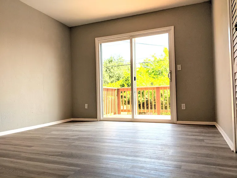 306 San Marino Ave — Photo 6
