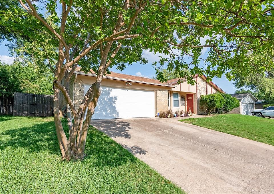 1st image of 3128 Meadow Wood Ln