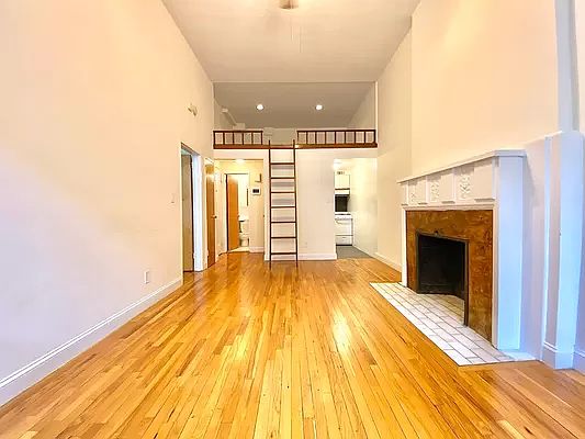 1st image of 45 W 76th St #1AA