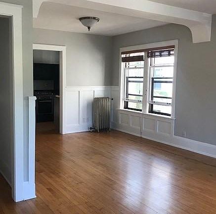 Living Room/Dining Room - West