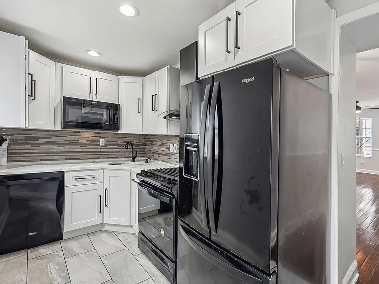 1450 N Marston St — Photo 24