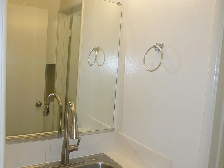 11906 Goshen Ave #8 — Photo 7