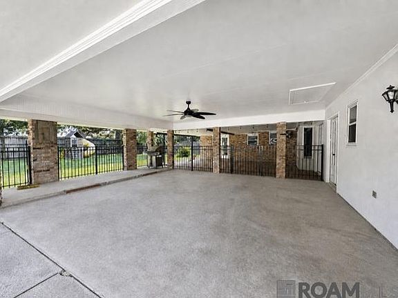 5th image of 15836 Shenandoah Ave