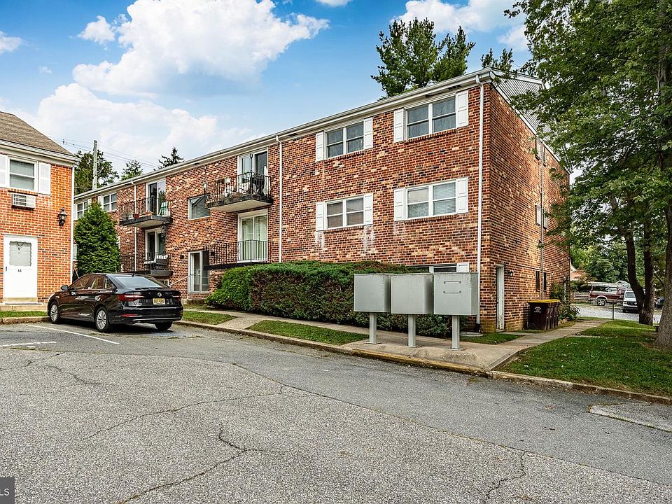 1st image of 117 Railroad Ave #10