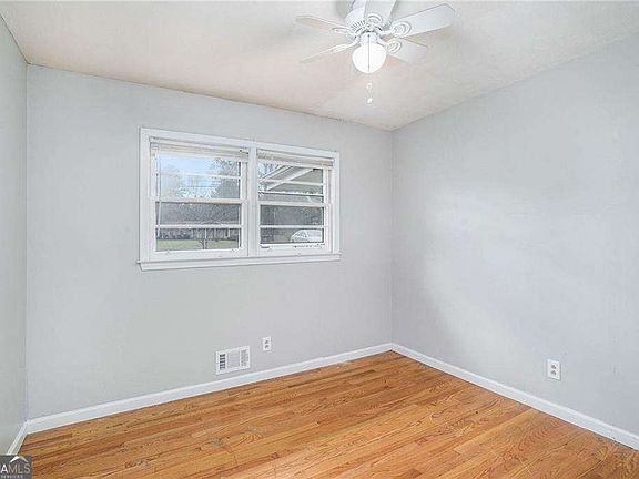 5th image of 3454 N Creekview Dr