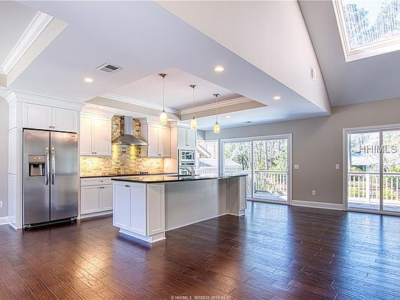 4th image of 3 Beaver Ln
