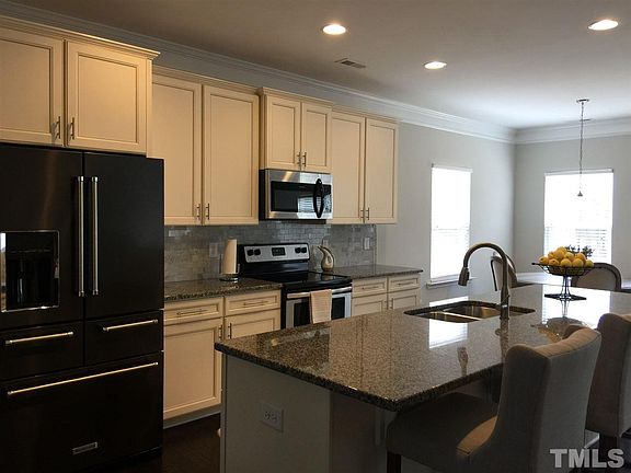 5th image of 105 Live Oak Dr