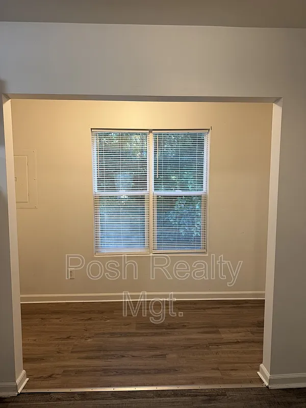 2 bed, 2.5 bath, 1024 sqft, $1,050 — Photo 4