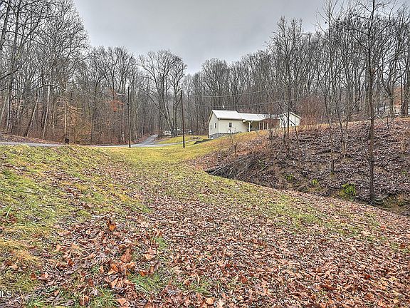 5th image of 2033 Burke Dr