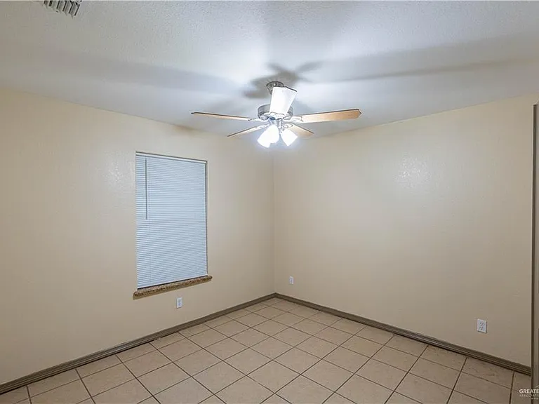 17002 Queen Palm Dr #B — Photo 9