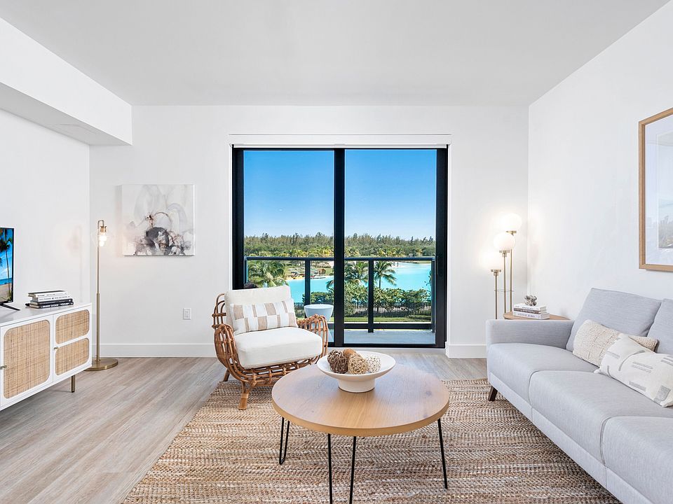 1st image of 15055 Biscayne Blvd #502