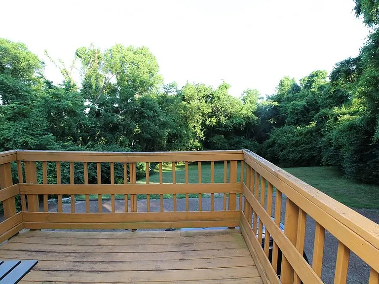 545 Moncrief Ave #B — Photo 8