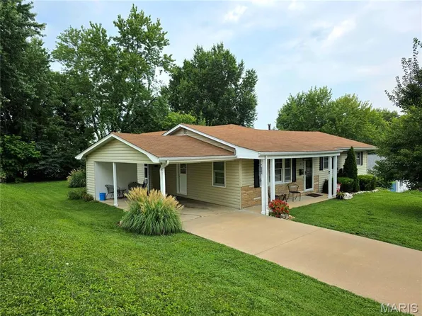 19 E 11th St, Washington, MO 63090