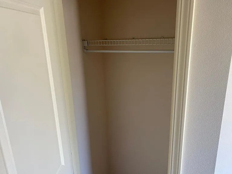 1020 Notting Hill Ct — Photo 3