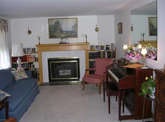 2nd image of 20 Eastman Ave