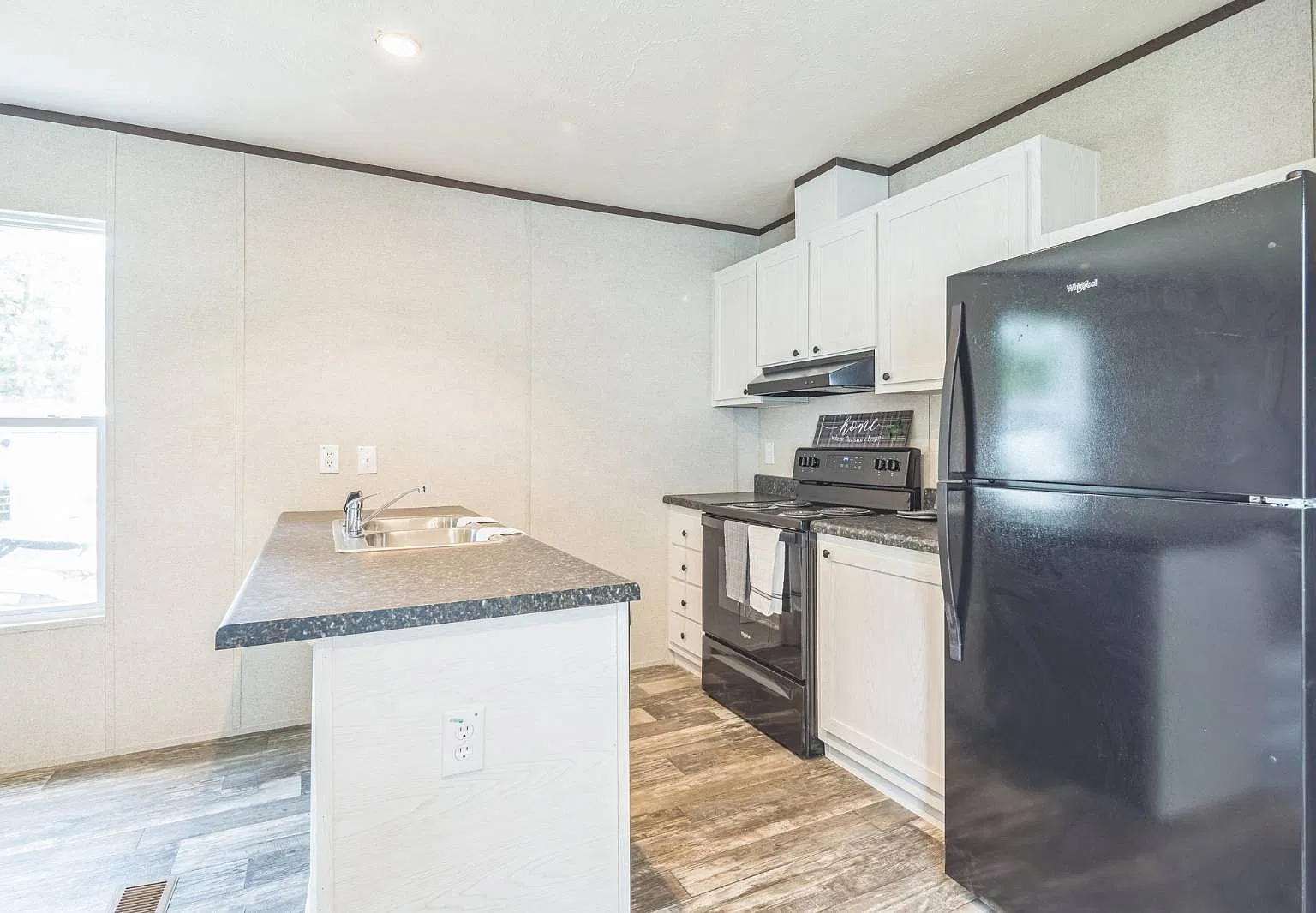 3 bed, 924 sqft, $1,400 — Photo 4