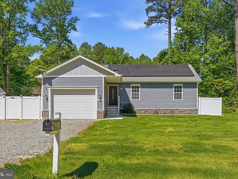 283 Shorewood Dr — Photo 3