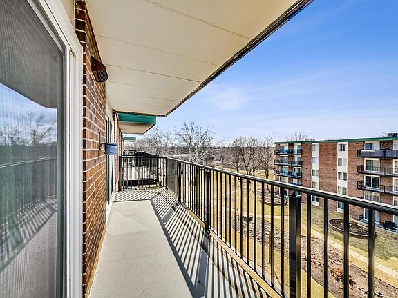 5th image of 5S040 Pebblewood Ln APT E508