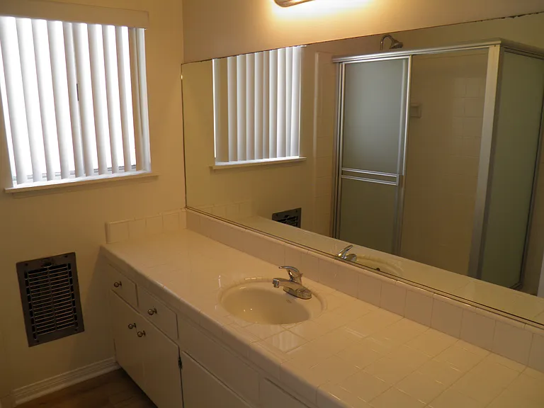 5-703 Strand St #5 — Photo 22