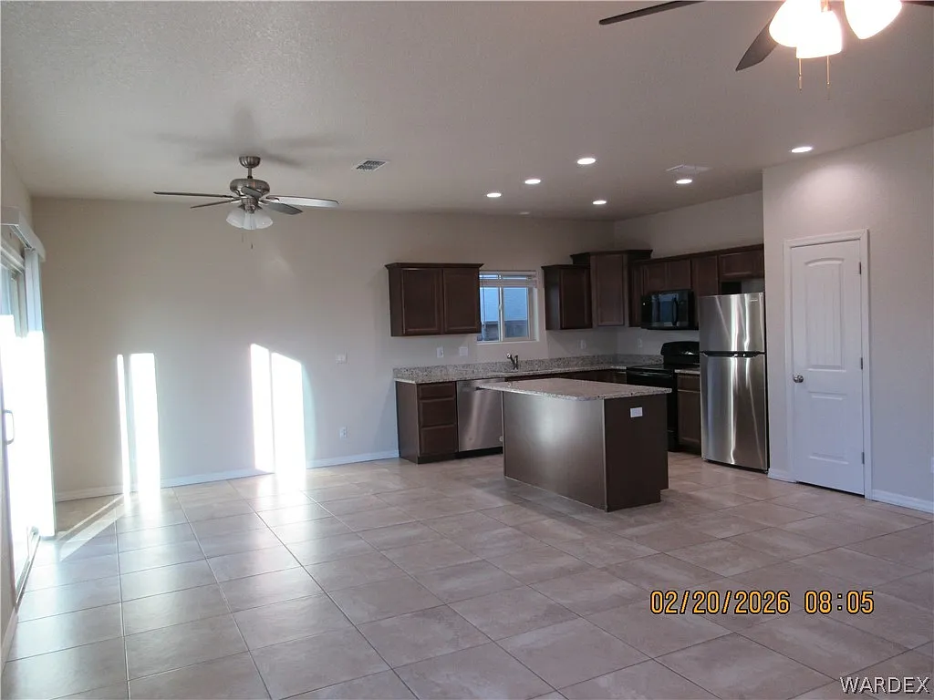 3 bed, 2.0 bath, 1494 sqft, $1,850 — Photo 3