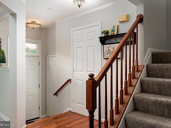 3rd image of 323 Rock Springs Ct
