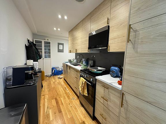 3rd image of 1079 Fulton St #4D