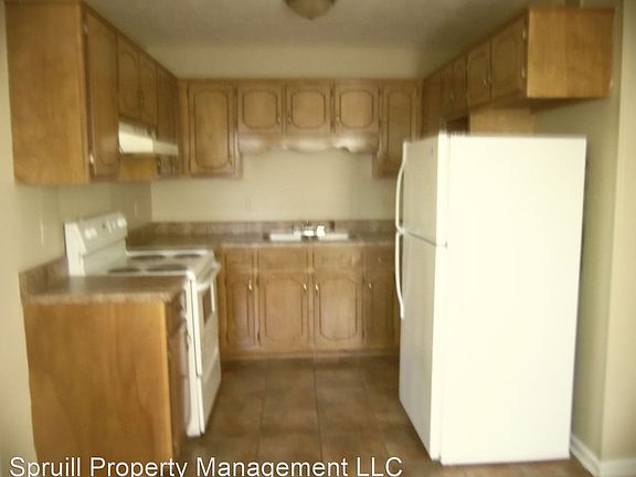 3rd image of 214 Helen Cir #A