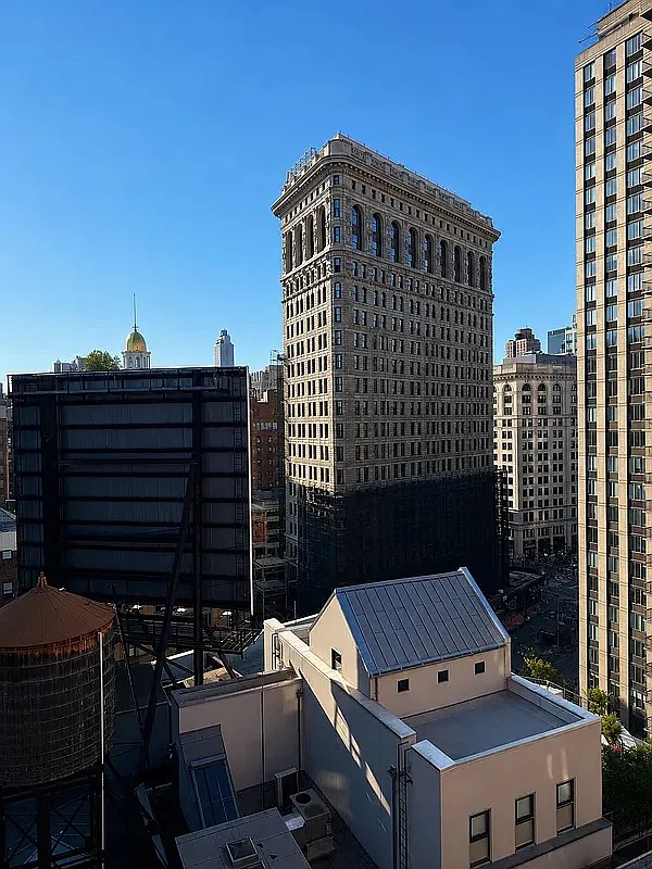 12 East 22nd Street — Photo 4