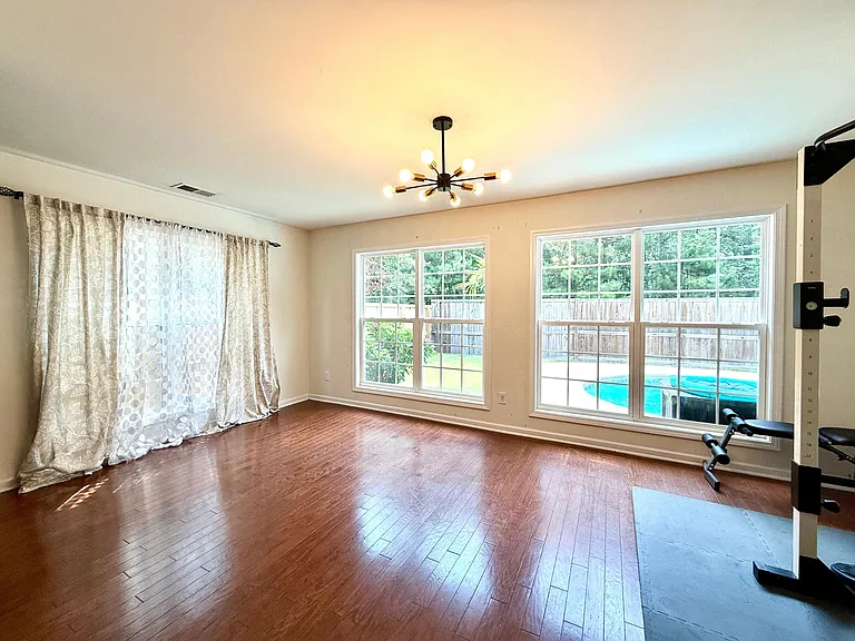 126 Comiskey Park Cir — Photo 7