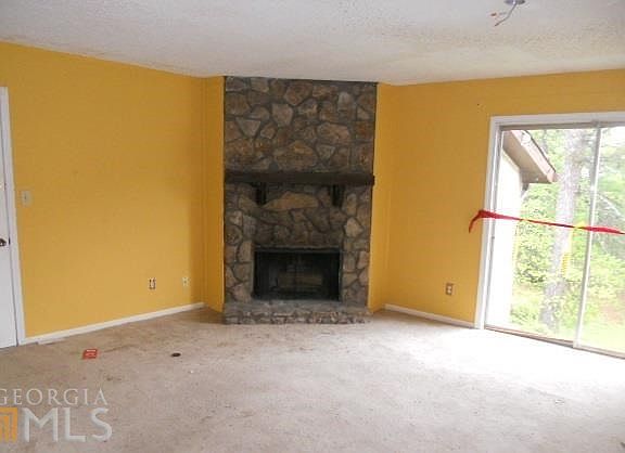 3rd image of 806 Camelot Dr