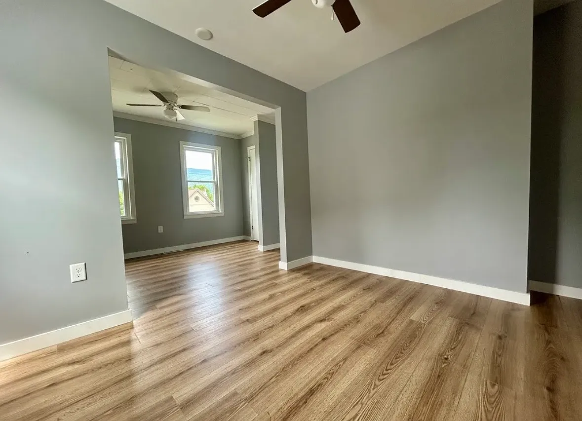 3 bed, 1040 sqft, $1,900 — Photo 4