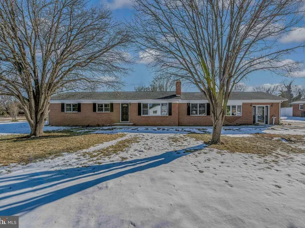 122 General Lee Ave, Inwood, WV 25428