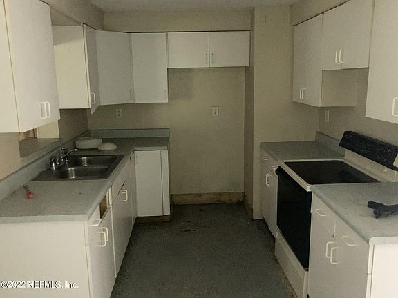2nd image of 370 Bonnlyn Dr