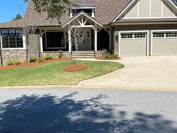 4th image of 1220 Cottage Ln E