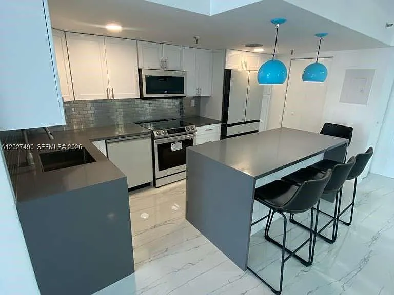 7832 Collins Ave #201 — Photo 6