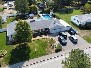 8 Rathbun Willard Dr, Attleboro, MA 02703