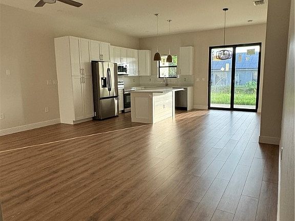 2nd image of 468-470 Petite Ave
