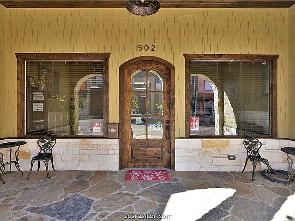 3rd image of 502 E Houston Ave