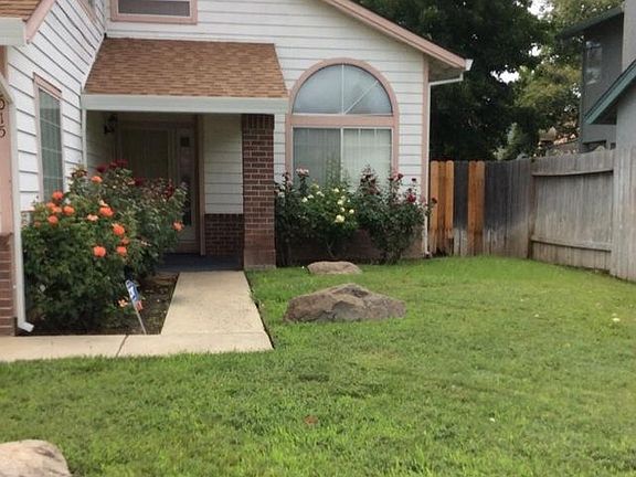 2nd image of 8015 Pinot Noir Way